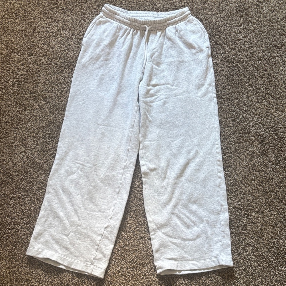 Old Navy Women’s Light Heather Gray Sweatpants